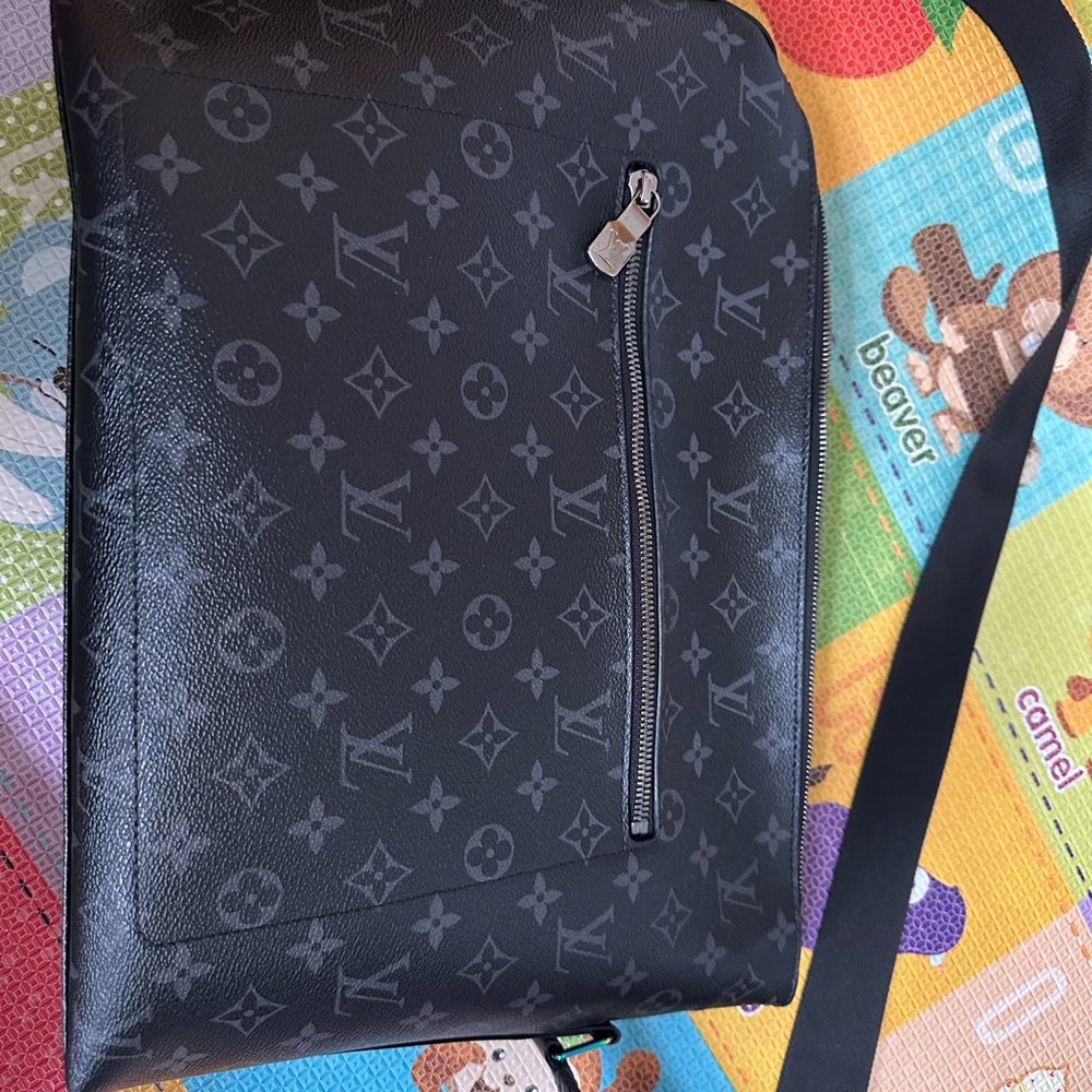 LOUIS VUITTON Monogram Eclipse Apollo Messenger MM Fragment PREOWNED/USED - Picture 7 of 8